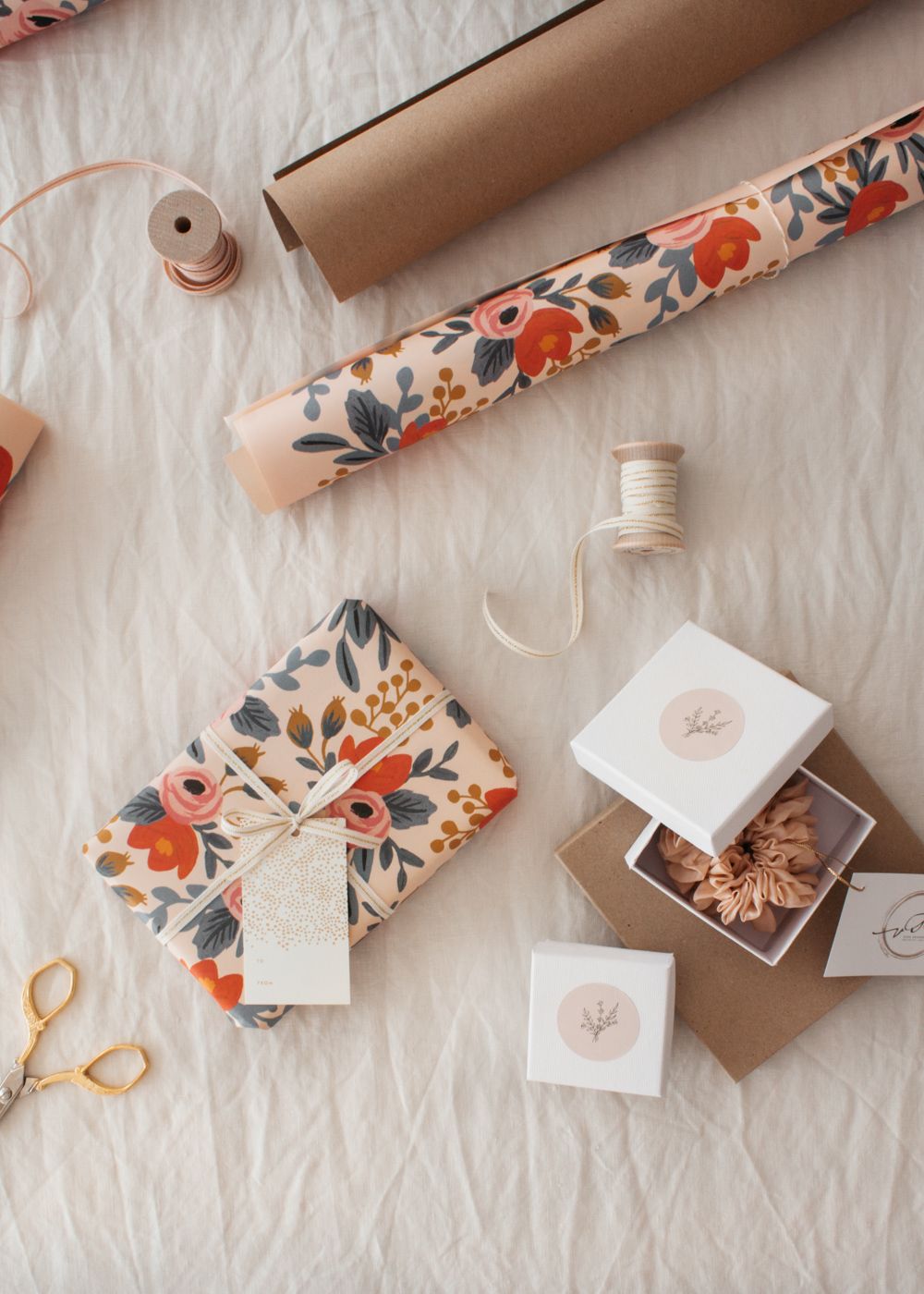 Roses Gift Wrapping Option