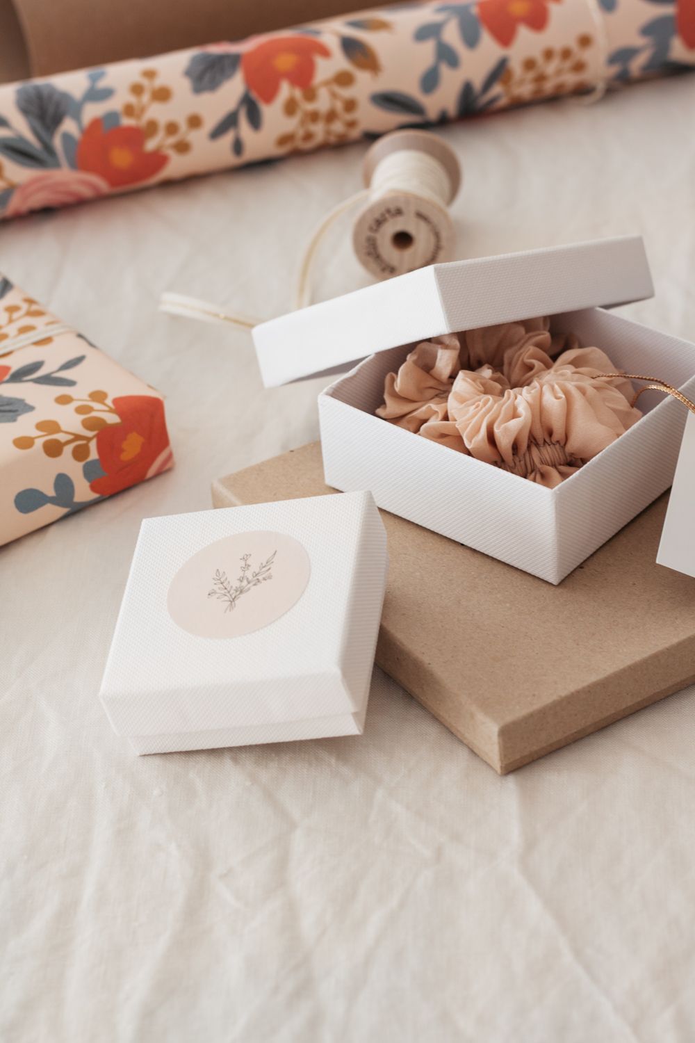 Roses Gift Wrapping Option