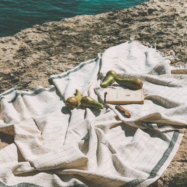 Handwoven Beach Towel - Bahia Black