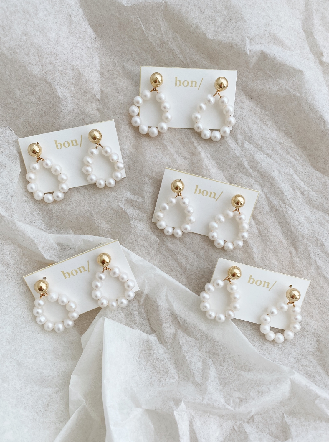 White Petites Perles Hoop Earrings