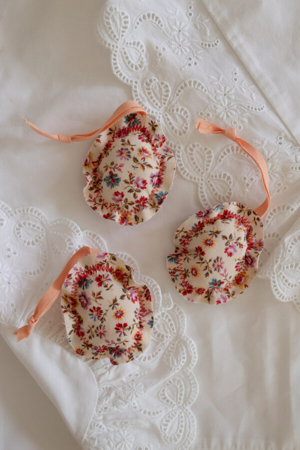 Home & Fleur Fabric Easter Egg - Pink Florals