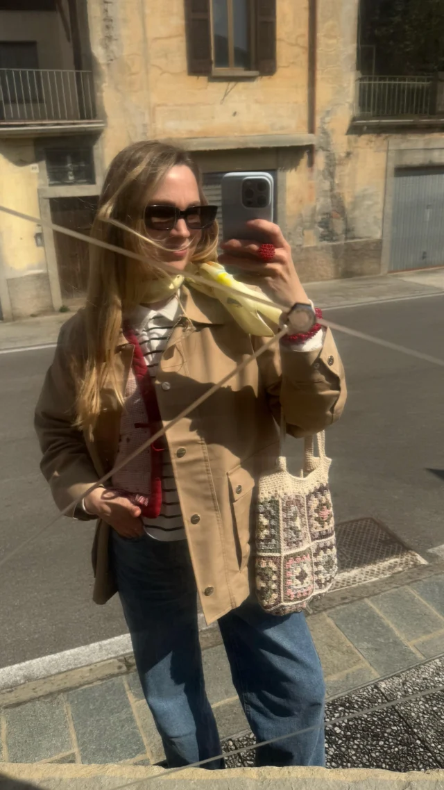 crochet bags & gilets season 🥳 
tap on products to see what I am wearing 🌼
——
#homeandfleur #mompreneur 
#timelessfashion #everydaystyle #whattowear #howtowear #howtostyle #handmadewear #handgemacht #handmadeclothing #swissblogger 
#swissbrand #crochetbags #crochet #crochetlover #crochetloversofinstagram #grannysquare #grannysquares #crochetlove #crochetbag #crochetstyle