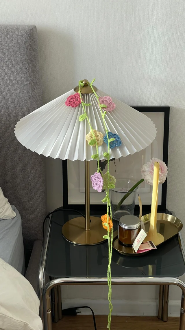 so many ways to use our crochet flower garland! for kids room, Easter table or simply to bring some spring inside 🌸
——
#homeandfleur #eastercrafts #easterdecor #easterdecorations #easterdecoration #easterdecorating #oster #ostergeschenk #osterdekoration #easterdecorideas #pasqua #easter2025 #crochetlove #crocheting #craftspire #crochetersofinstagram #hakeln #crochetaddict #flowergarland #kidsgarland