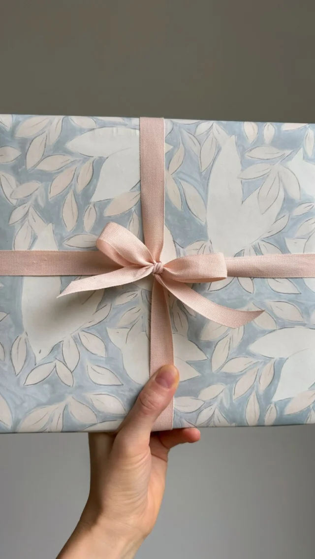 Because I adore wrapping for you 🫶🏻🎁
*only on orders until Wednesday 16.4
#homeandfleur #swissonlineshop #easter #giftwrap #giftwrapped #oster #ostergeschenk #ostern2025 #swissbrand #lugano #ticino #zurichshopping #zurich #osterdeko #geschenkladen #geschenkpapier #papierliebe #paperlove #paperlover #paperaddict